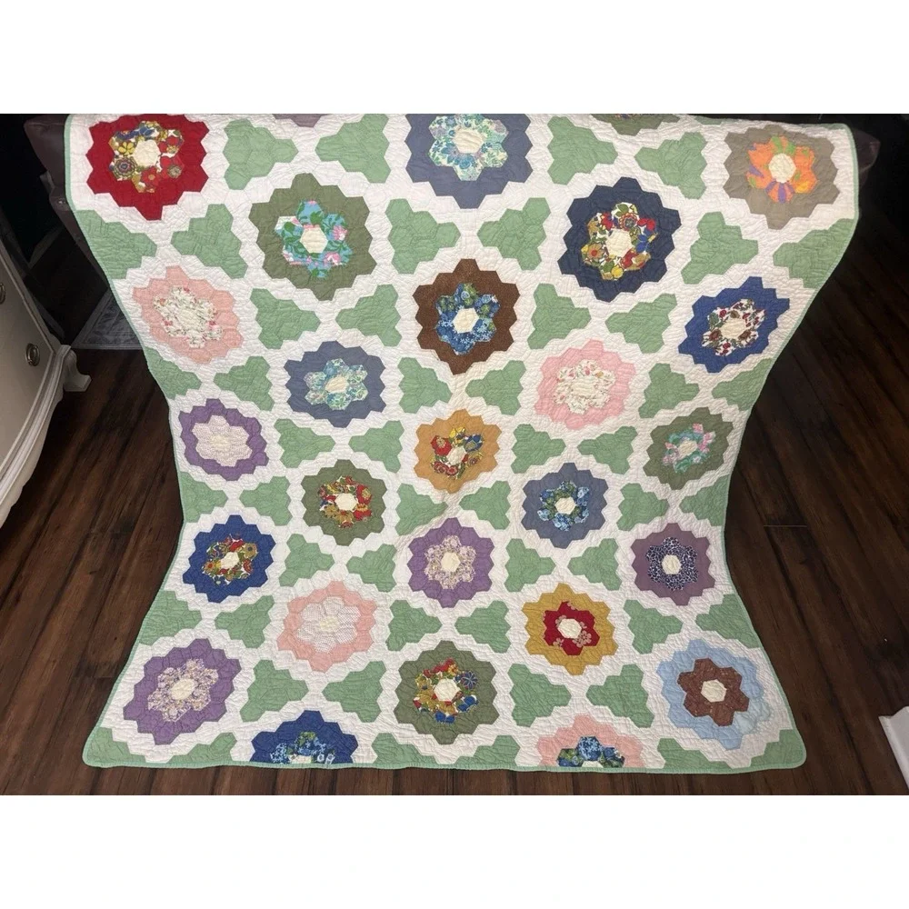 VINTAGE GRANDMOTHERS FLOWER GARDEN QUILT-1940s, 80